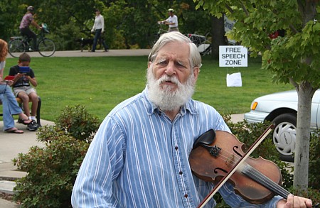 musician and fiddle