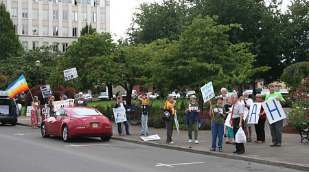 daily ani-war protest in Corvallis, Oregon