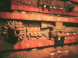 piramide de quetzalcoatl, teotihuacan, mexico