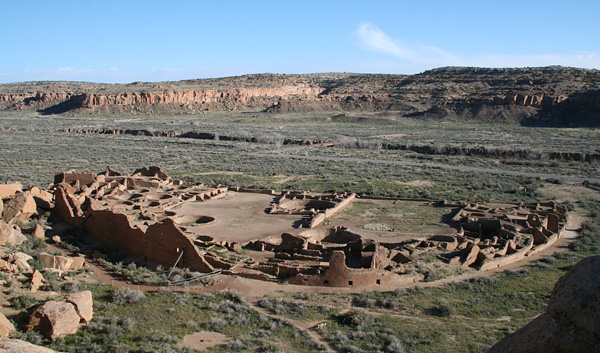 Rimrock view of Pueblo Bonito.